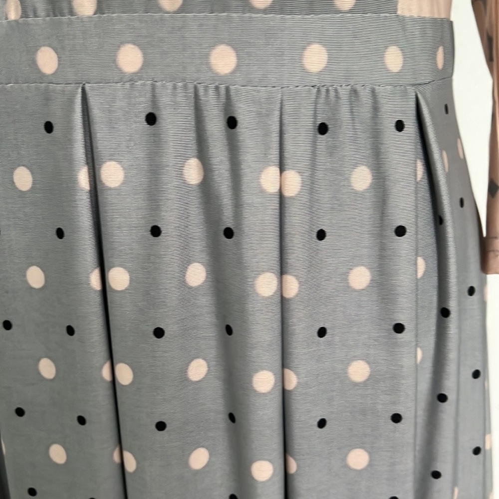 Size M - Picture 3 of 5